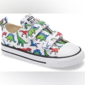 Kids' Chuck Taylor All Star 2V Low Top Sneaker Baby size 4C